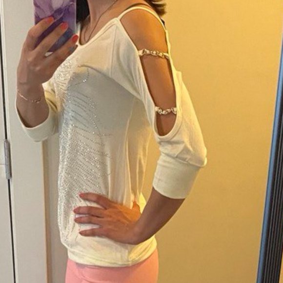 Women Blouse/ Shirt/ Top with pearls on the sleeves - Picture 4 of 12